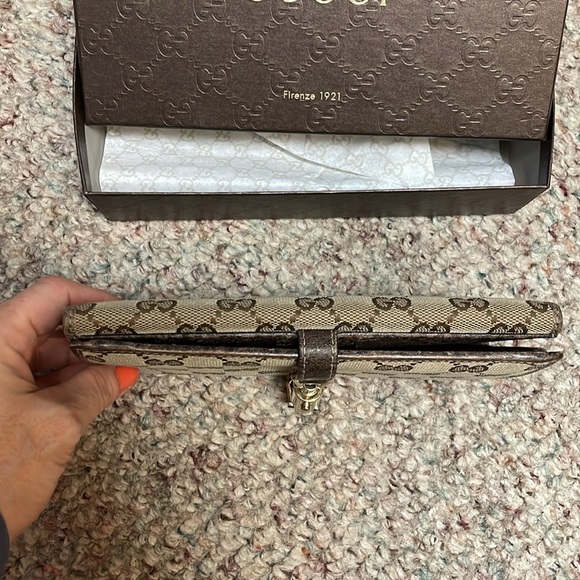 Gucci metal clasp classic double g print leather wallet - authentic - Picture 3 of 16